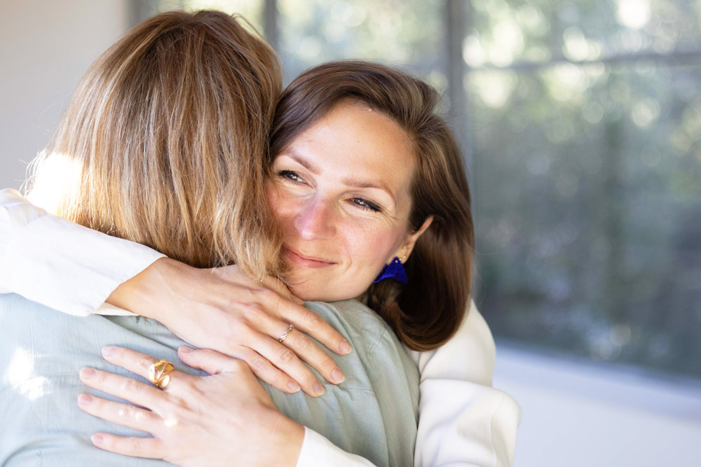 Client-experiencing-a-breakthrough moment-during-executive-coaching-with-Daria-Huck-highlighting-the-impact-of-authentic-leadership